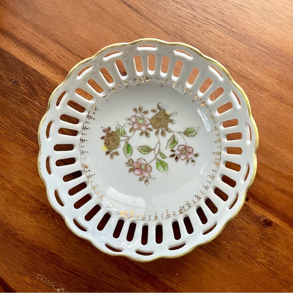 *VINTAGE* Porcelain Floral Reticulated Dish - Made in Occupied Japan - Trinket